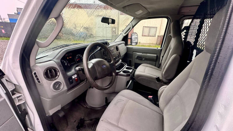 2010 Ford E-Series E-250