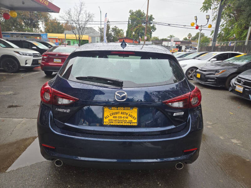 2018 Mazda MAZDA3 Touring