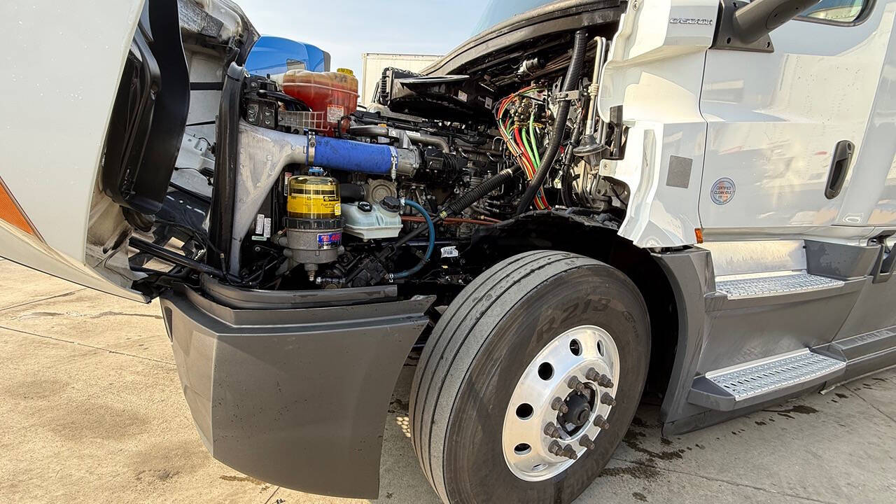 2020 Freightliner Cascadia for sale at KING TRUCK TRAILER SALES in Bakersfield, CA