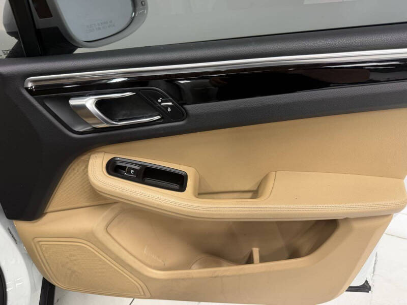 2017 Porsche Macan