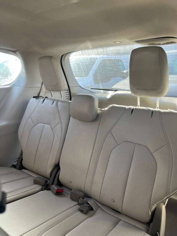 2017 Chrysler Pacifica Touring-L Plus