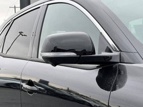 2025 VinFast VF8 Plus