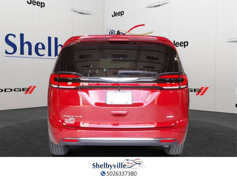 2026 Chrysler Pacifica Select