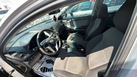 2012 Hyundai Accent GS