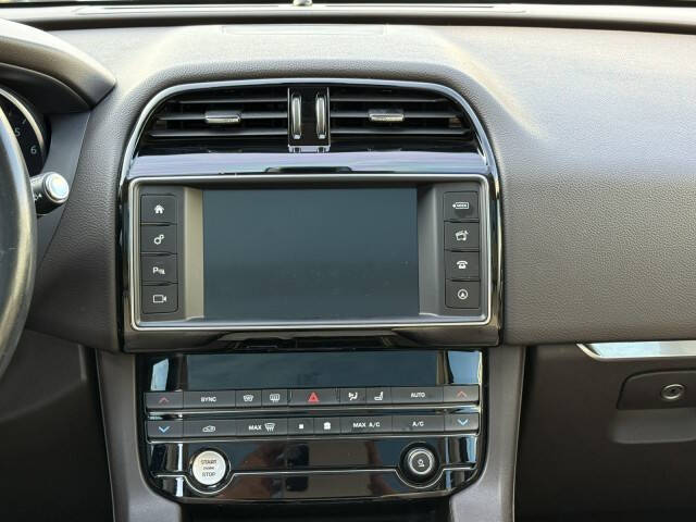 2018 Jaguar F-PACE 25t Prestige