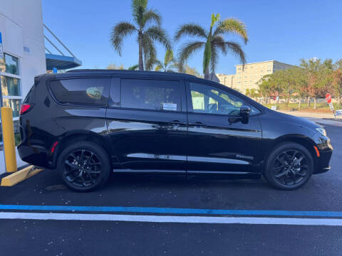 2021 Chrysler Pacifica Touring L