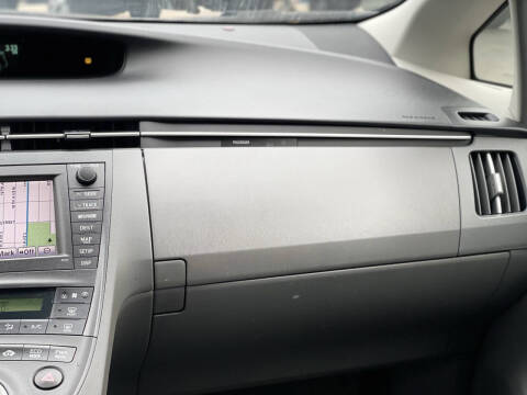 2010 Toyota Prius III