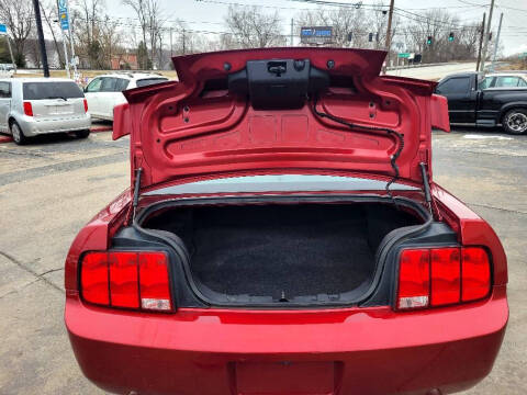 2005 Ford Mustang GT Premium