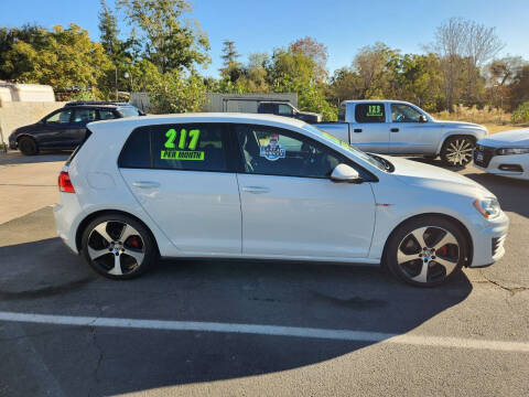 2017 Volkswagen Golf GTI S