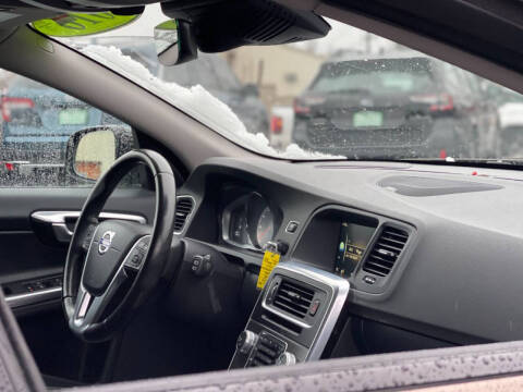 2016 Volvo V60 Cross Country T5 Platinum