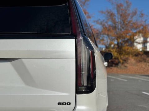 2023 Cadillac Escalade ESV Sport