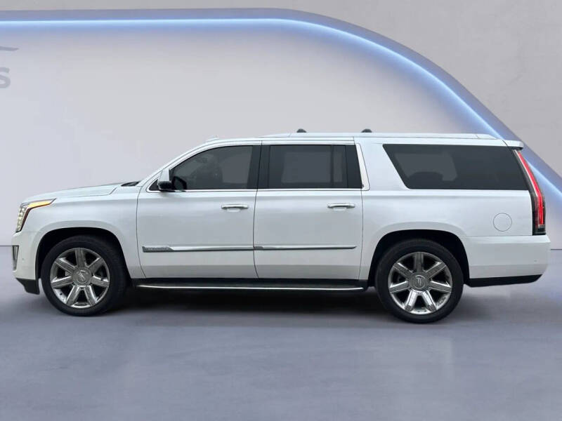 2017 Cadillac Escalade ESV Luxury