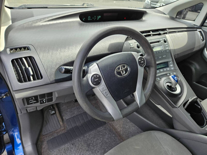 2010 Toyota Prius III
