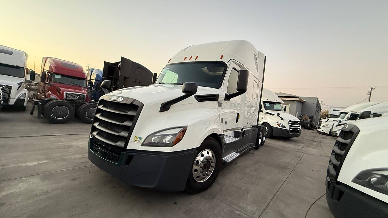 2019 Freightliner Cascadia for sale at KING TRUCK TRAILER SALES in Bakersfield, CA