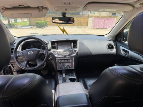 2017 Nissan Pathfinder SL