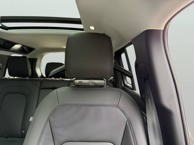 2026 Land Rover Defender 110 P300 S