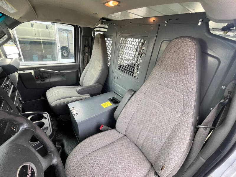 2017 GMC Savana 2500