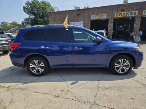 2020 Nissan Pathfinder SV