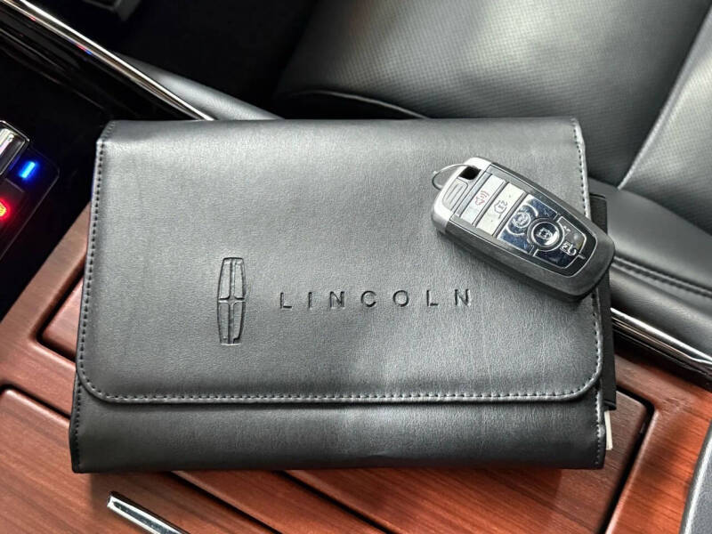 2023 Lincoln Navigator L Standard