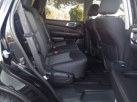 2018 Nissan Pathfinder SV