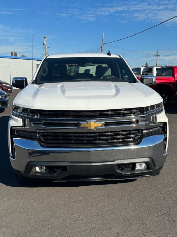 2019 Chevrolet Silverado 1500 LT photo 3