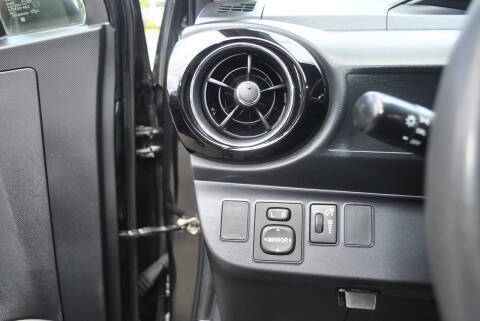 2016 Toyota Prius c Two