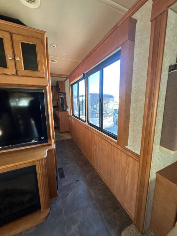 2010 Winnebago JOURNEY 40L