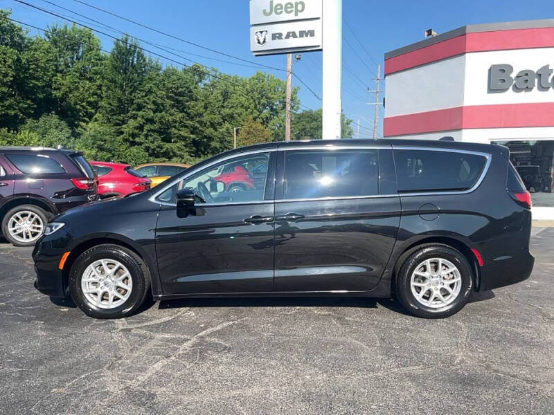 2024 Chrysler Pacifica Touring L