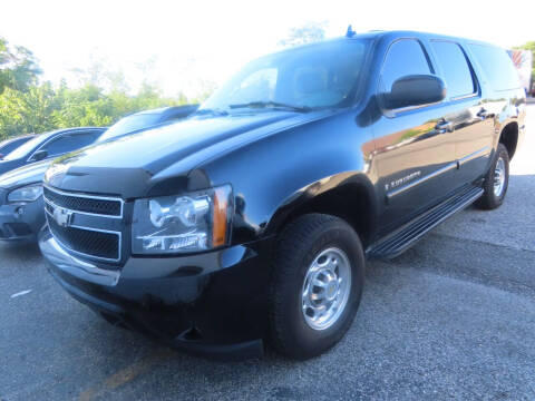 2007 Chevrolet Suburban for sale at Autotrend Specialty Cars in Lindenhurst NY