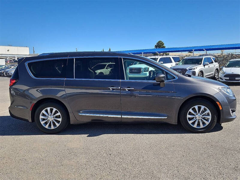 2019 Chrysler Pacifica Touring L