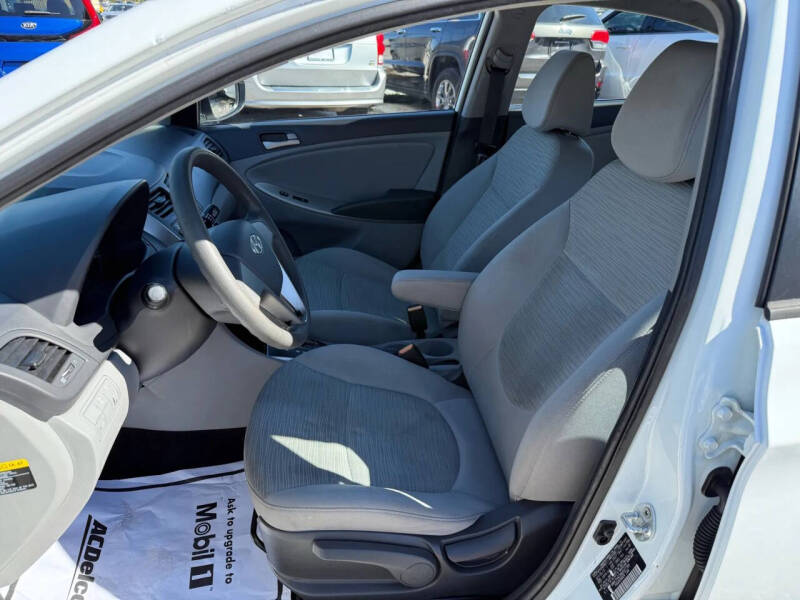 2016 Hyundai Accent SE