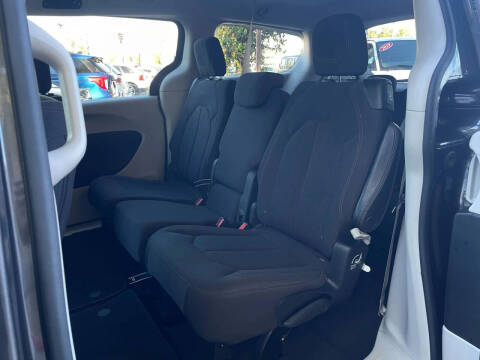 2017 Chrysler Pacifica Touring