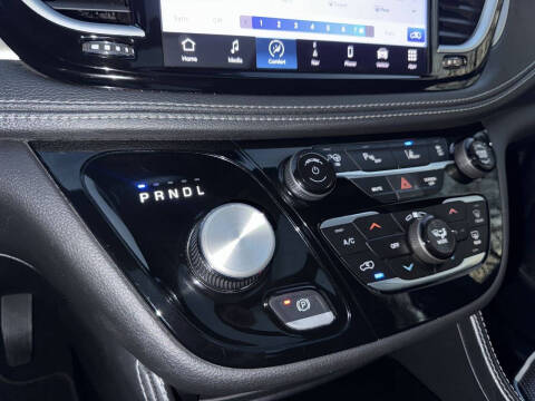 2023 Chrysler Pacifica Plug-In Hybrid Limited