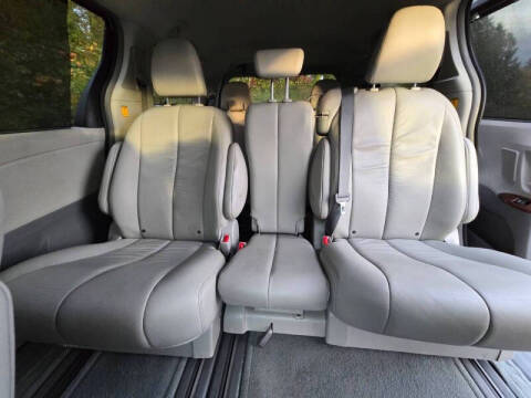 2012 Toyota Sienna XLE 8-Passenger