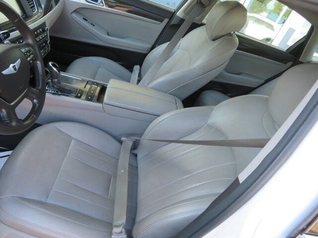 2015 Hyundai Genesis