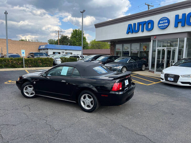 2004 Ford Mustang Deluxe