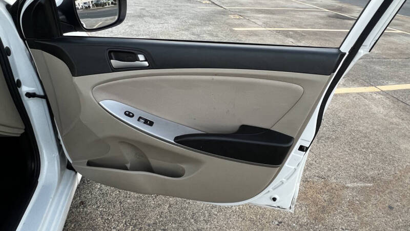 2017 Hyundai Accent Value Edition