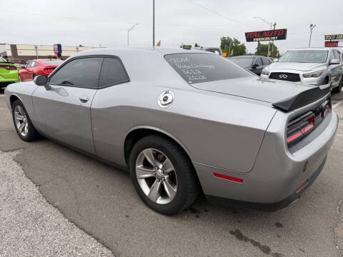 2016 Dodge Challenger SXT