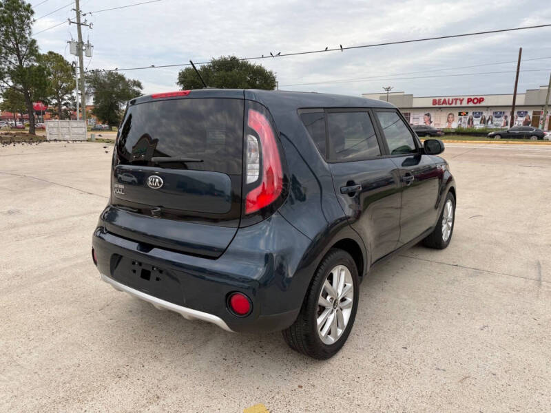 2017 Kia Soul +