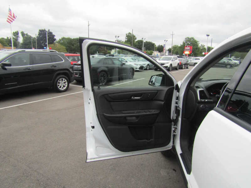 2016 GMC Acadia SLE-2