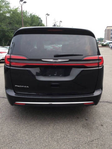 2023 Chrysler Pacifica Touring L