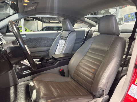 2005 Ford Mustang GT Premium
