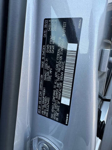 2023 Volvo XC60 B5 Ultimate Bright Theme