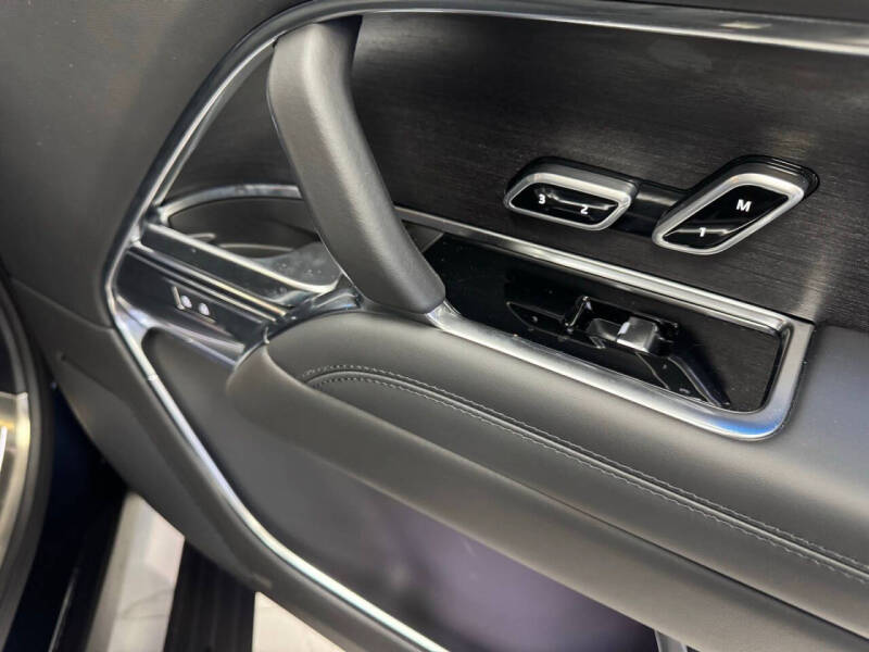 2025 Land Rover Range Rover P400 SE