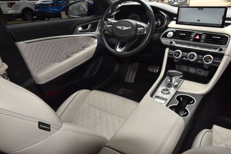 2023 Genesis G70
