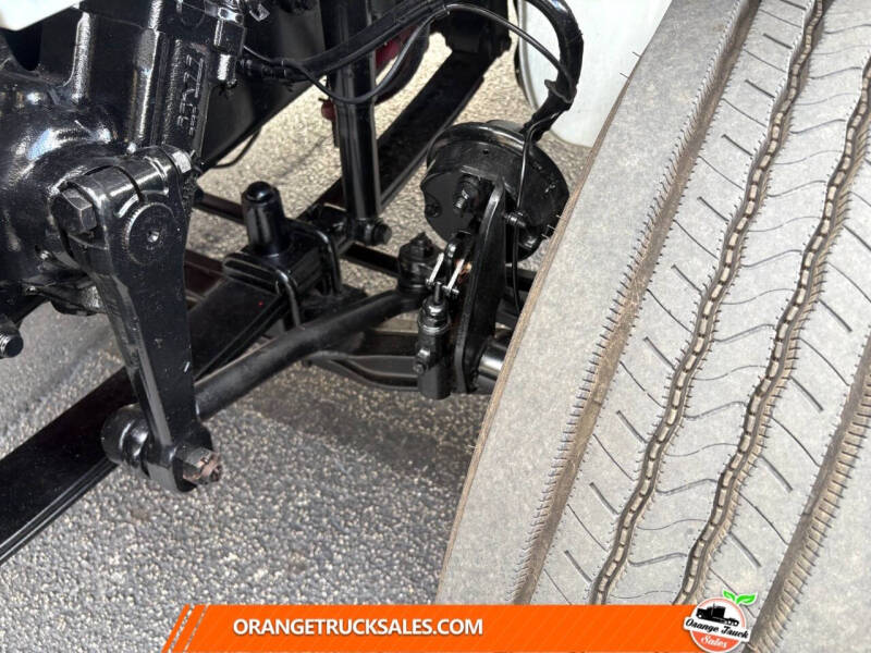 2015 Freightliner M2 106