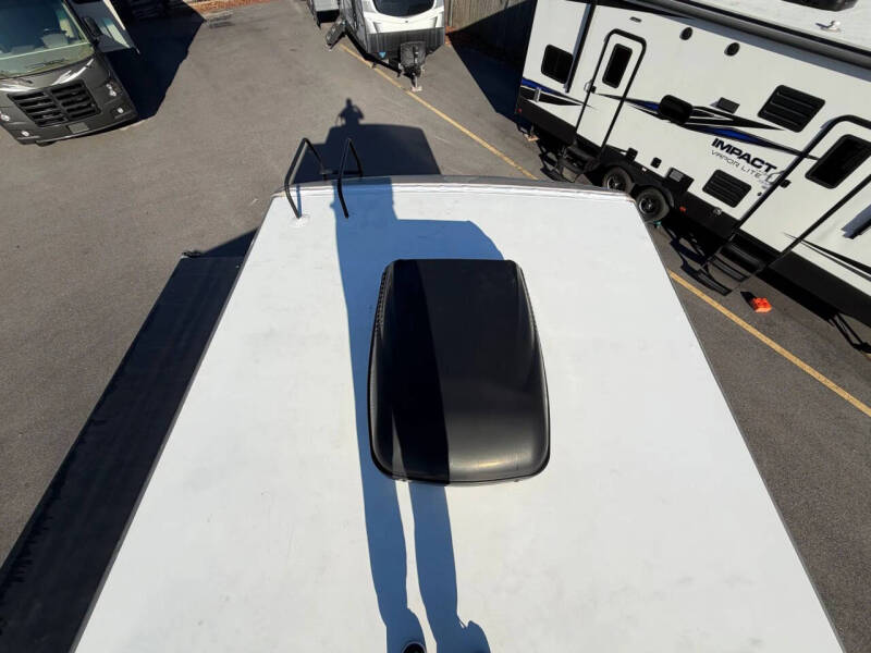 2012 Freightliner XCS Chassis