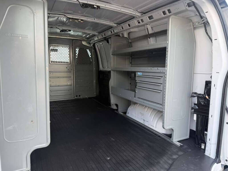 2023 Chevrolet Express 2500
