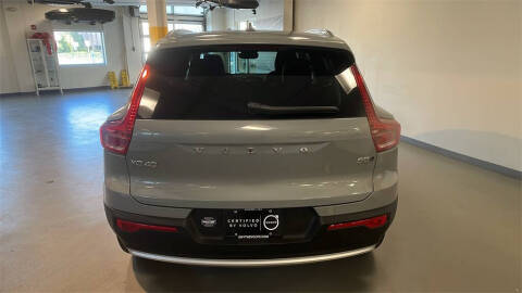 2025 Volvo XC40 B5 Core Bright Theme
