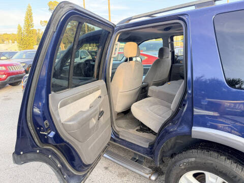2004 Ford Explorer XLT